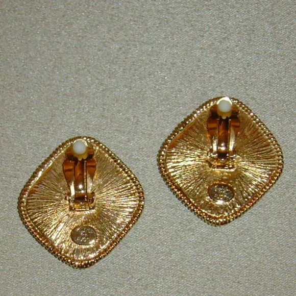 KENNETH JAY LANE Caprianti Collection for Avon Earrings - Picture 14 of 14